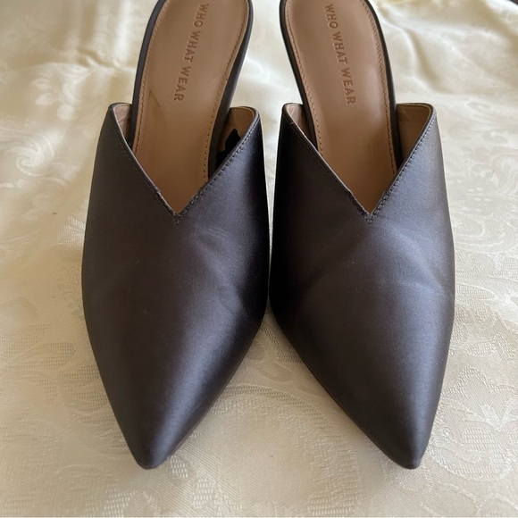 WHO WHAT WEAR Satin V Heels in Graphite - Picture 14 of 15